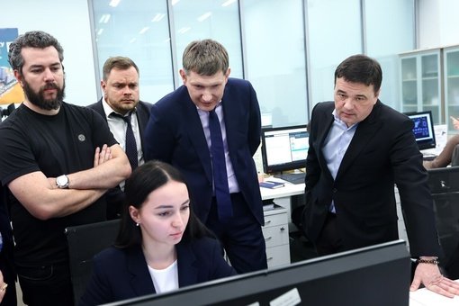 Мы пригласили в ЦУР министра экономического развития РФ Максима Решетникова – показали, как у нас работает система работы с обращений «ЦУР Бизнес»